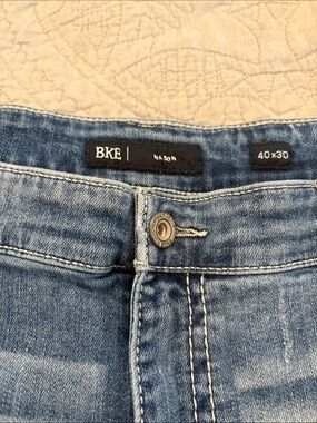 BKE Women's Straight Leg Jeans in Light Blue Wash